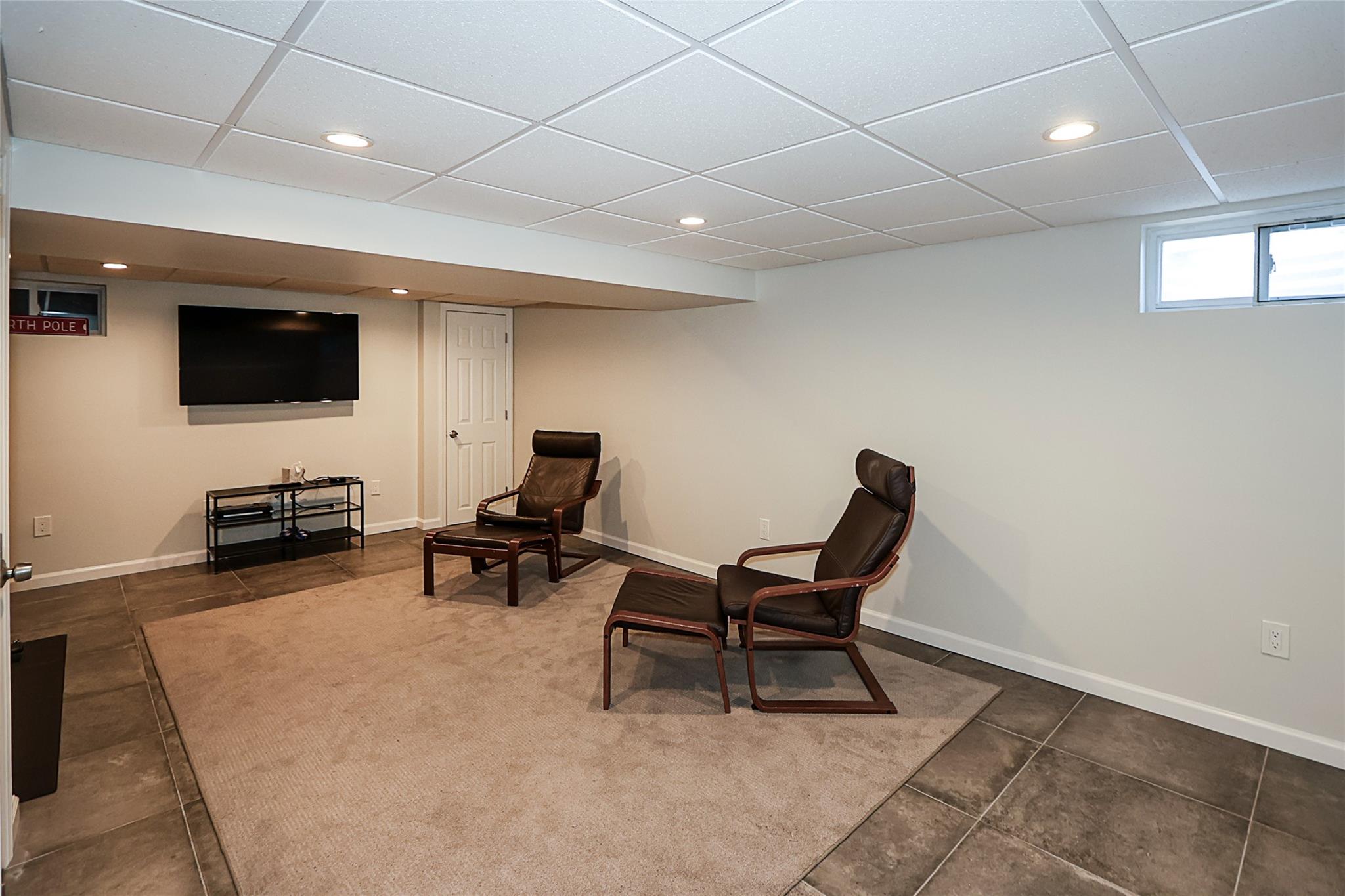 Oyster Bay, New York 11791, United States, 4 Bedrooms Bedrooms, ,2 BathroomsBathrooms,Residential,Active,96408