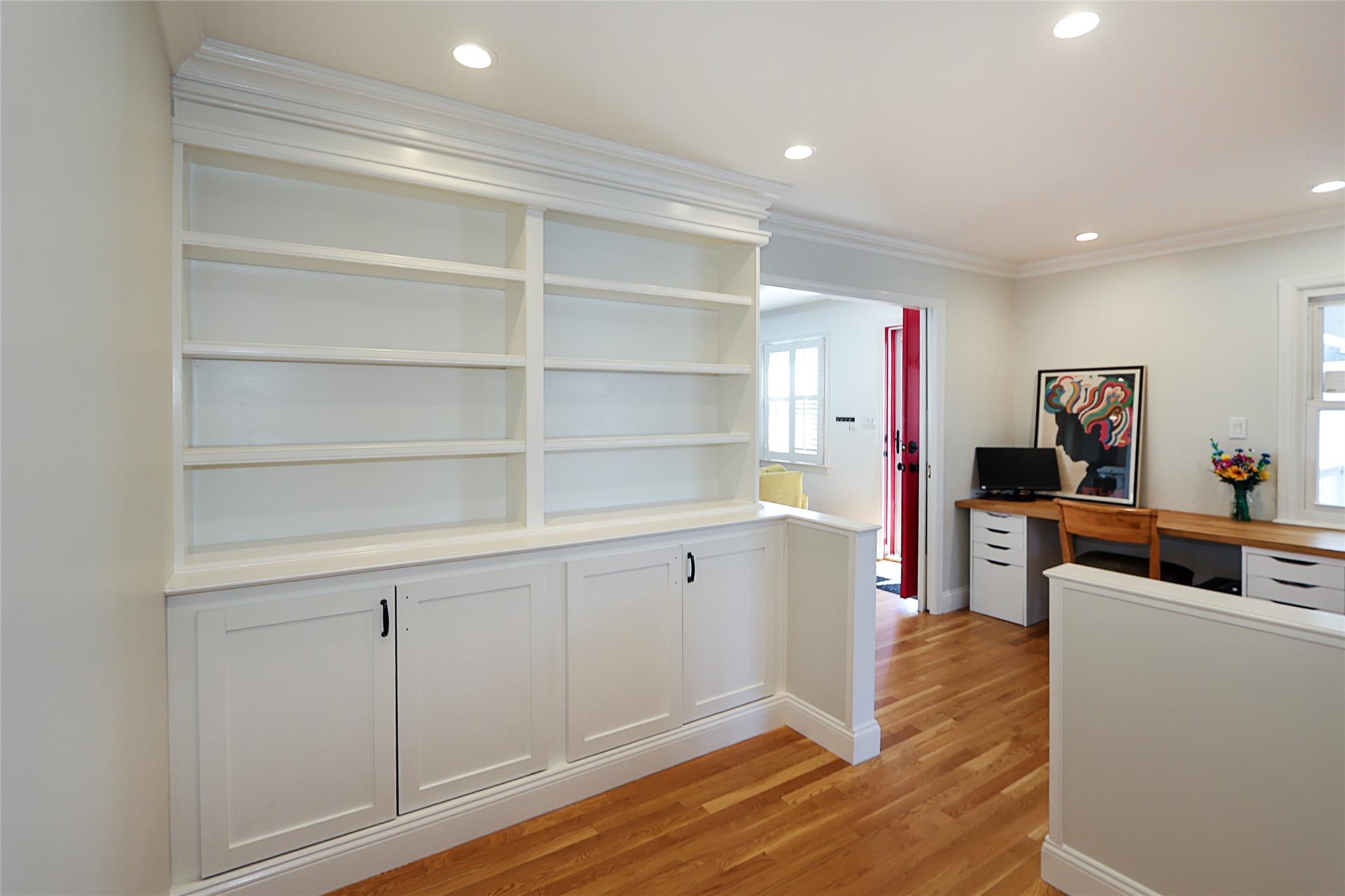 Oyster Bay, New York 11791, United States, 4 Bedrooms Bedrooms, ,2 BathroomsBathrooms,Residential,Active,96408