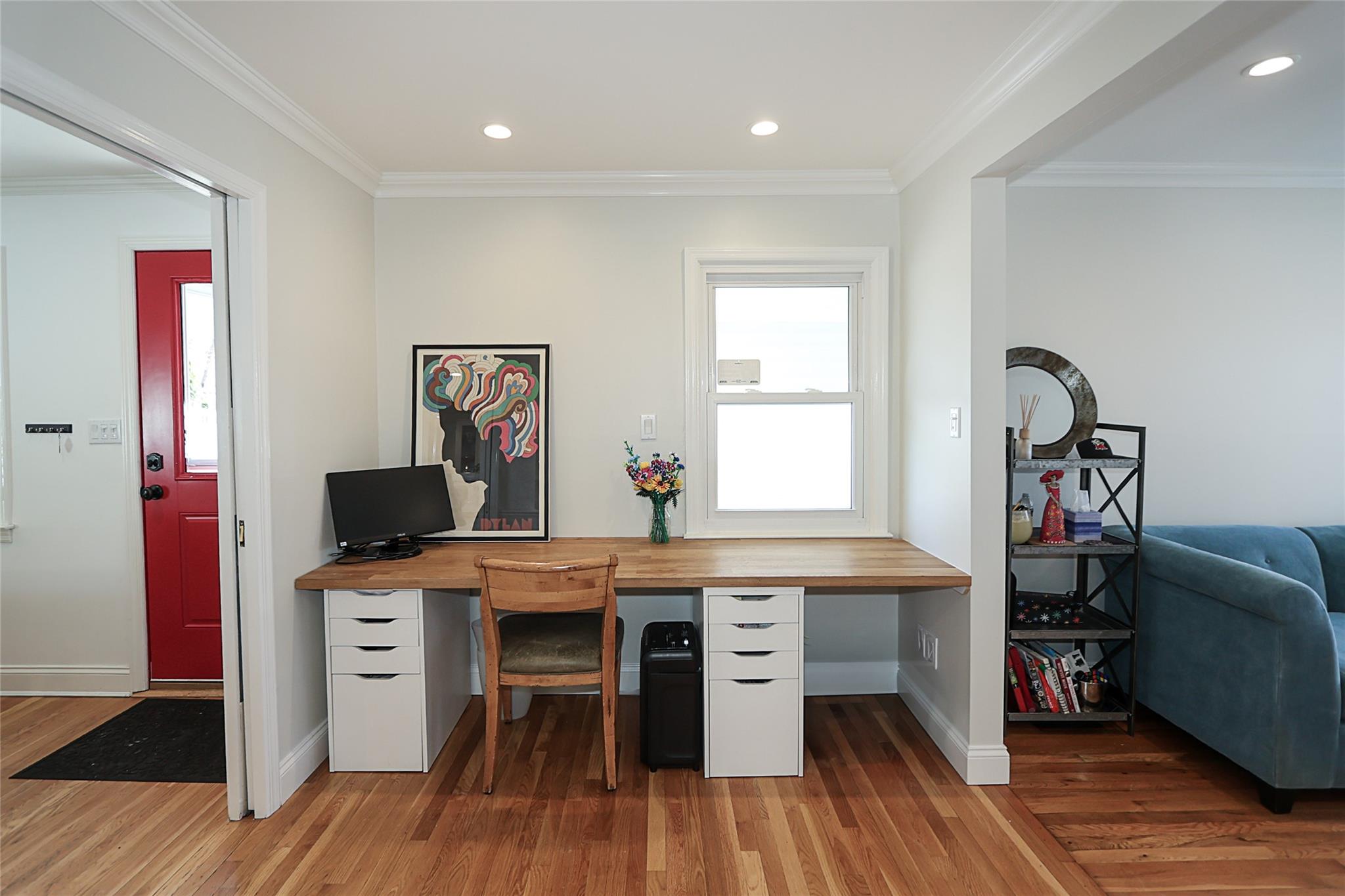 Oyster Bay, New York 11791, United States, 4 Bedrooms Bedrooms, ,2 BathroomsBathrooms,Residential,Active,96408