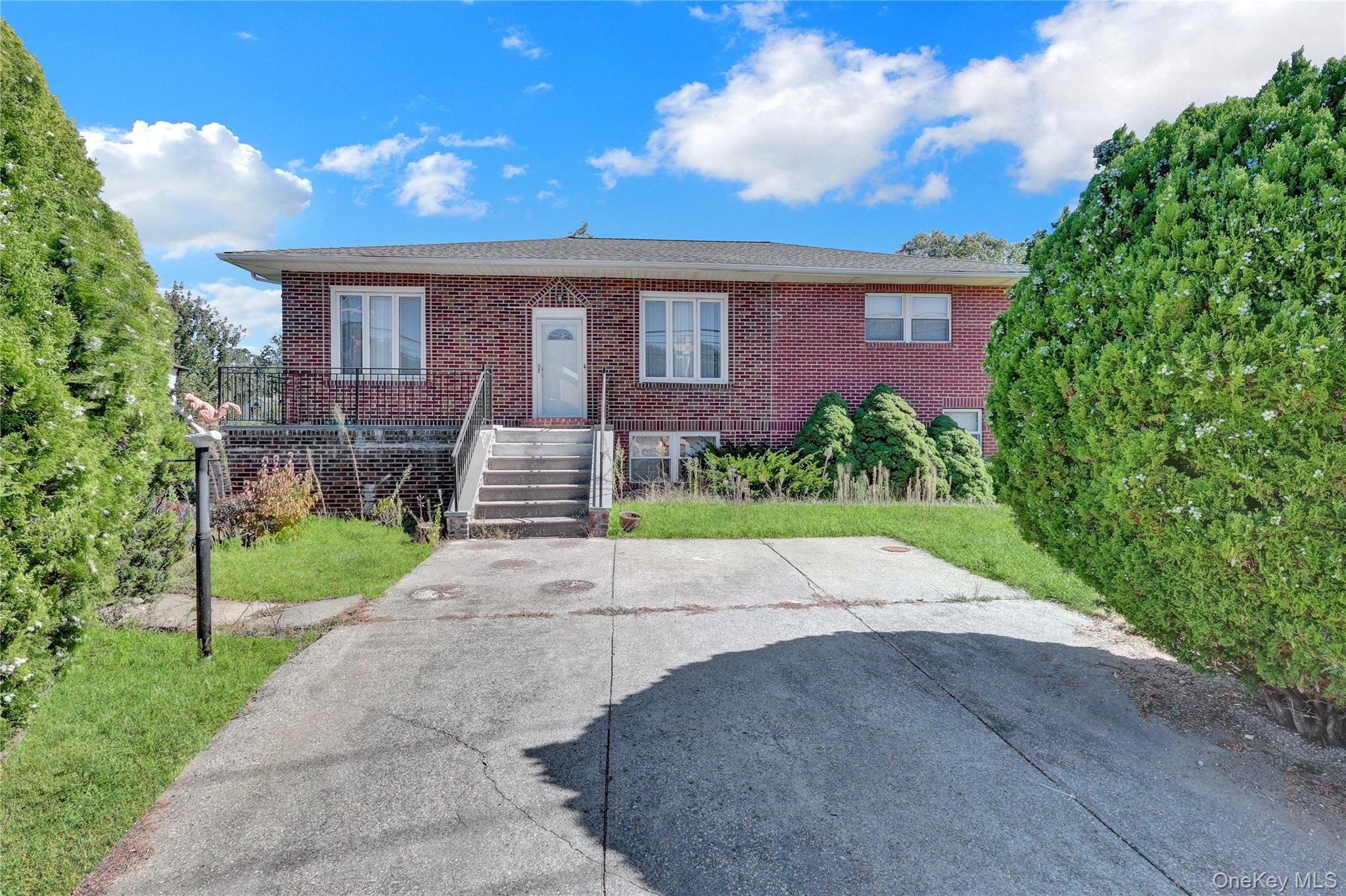 514 Sweet Hollow Road