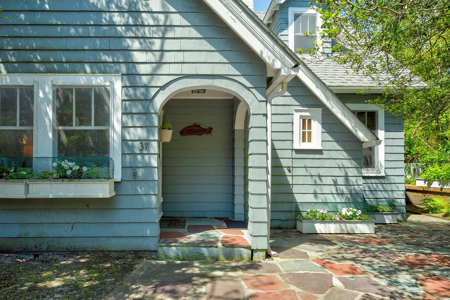 37 Duneway Avenue