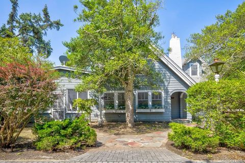 Photo of 37 Duneway Avenue, Seaview, NY 11770 (MLS # 879087)