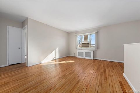 Photo of 220-06 Stronghurst Avenue #Upper, Queens Village, NY 11427 (MLS # 918237)