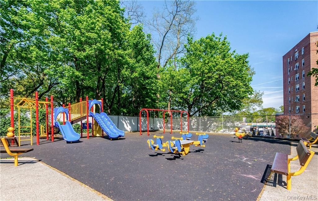 Photo of 5639 Netherland Avenue #5E, Bronx, NY 10471 (MLS # 973241)