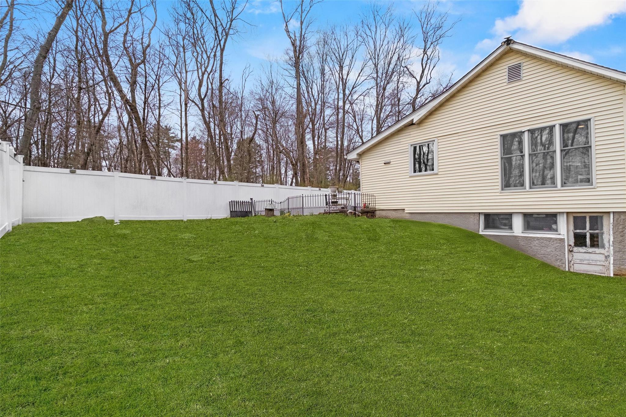 3007 Oak Street, Mohegan Lake, New York image 25