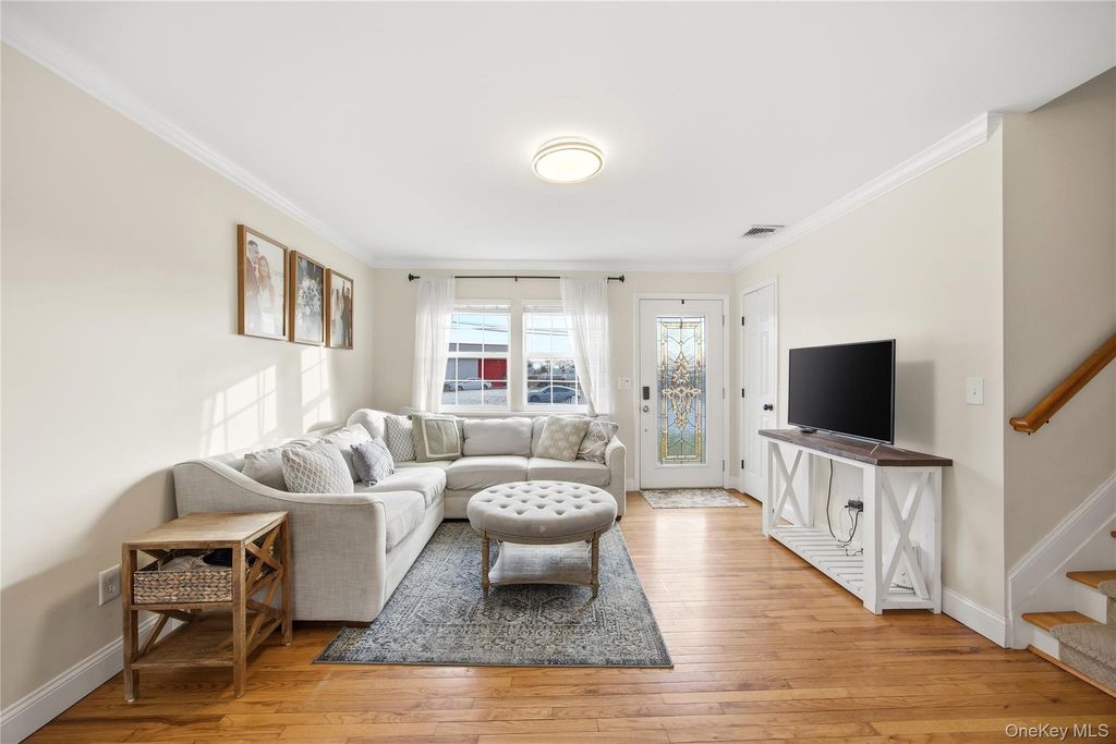 Photo of 147 Ruth Street, West Islip, NY 11795 (MLS # 964254)