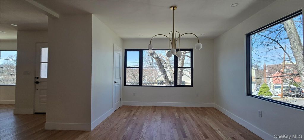 Photo of 8 Hunt Avenue, Yonkers, NY 10710 (MLS # 979005)