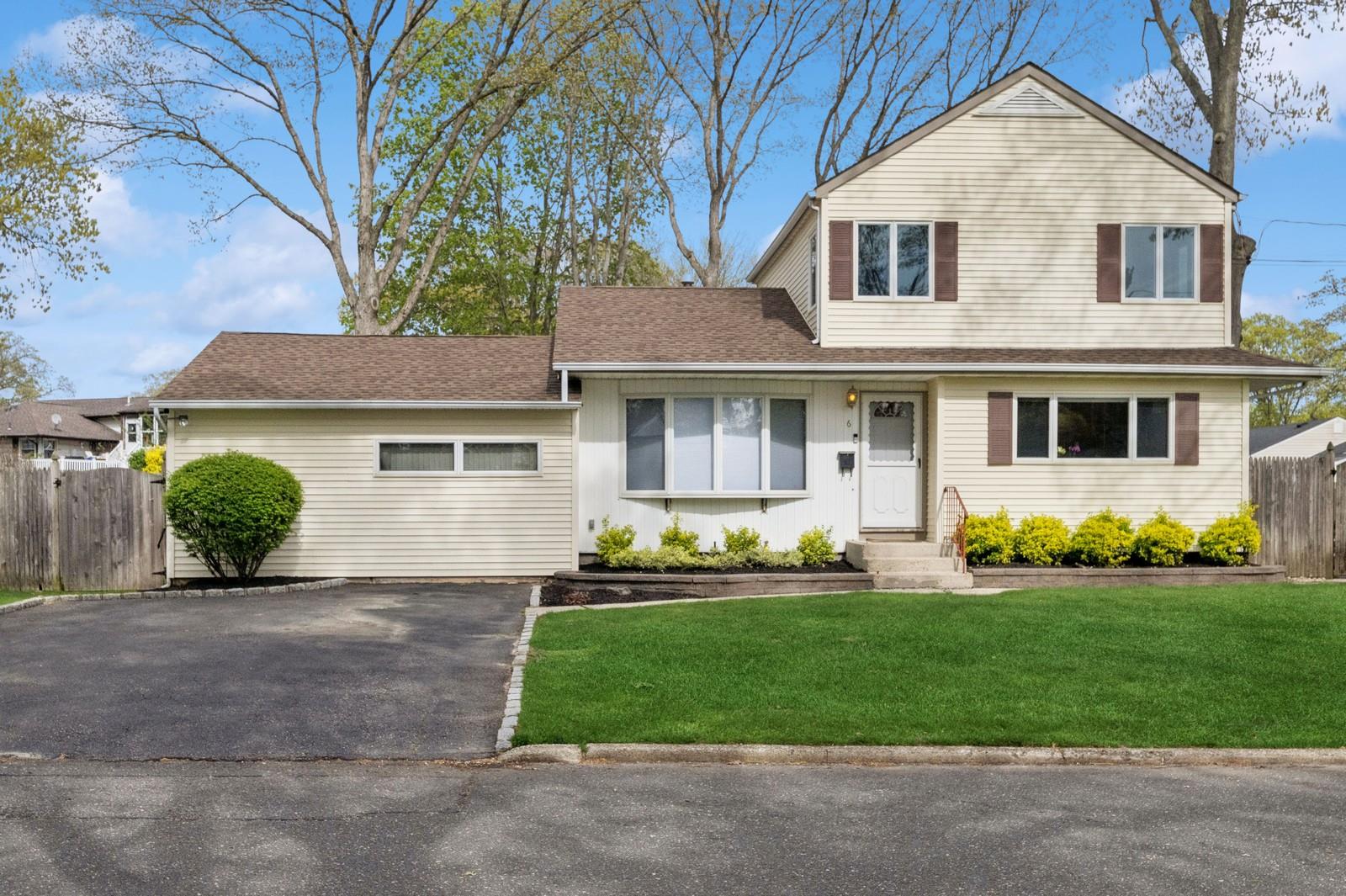 6 E Haven Lane, East Northport, New York image 3