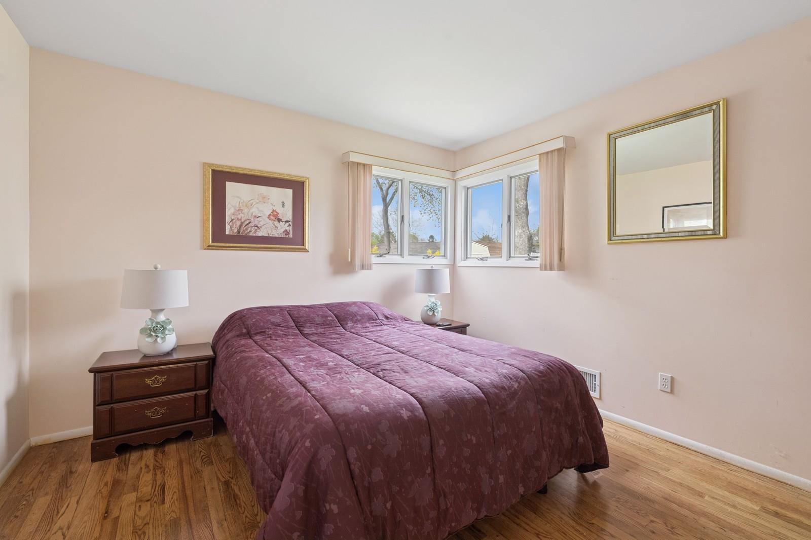 6 E Haven Lane, East Northport, New York image 11