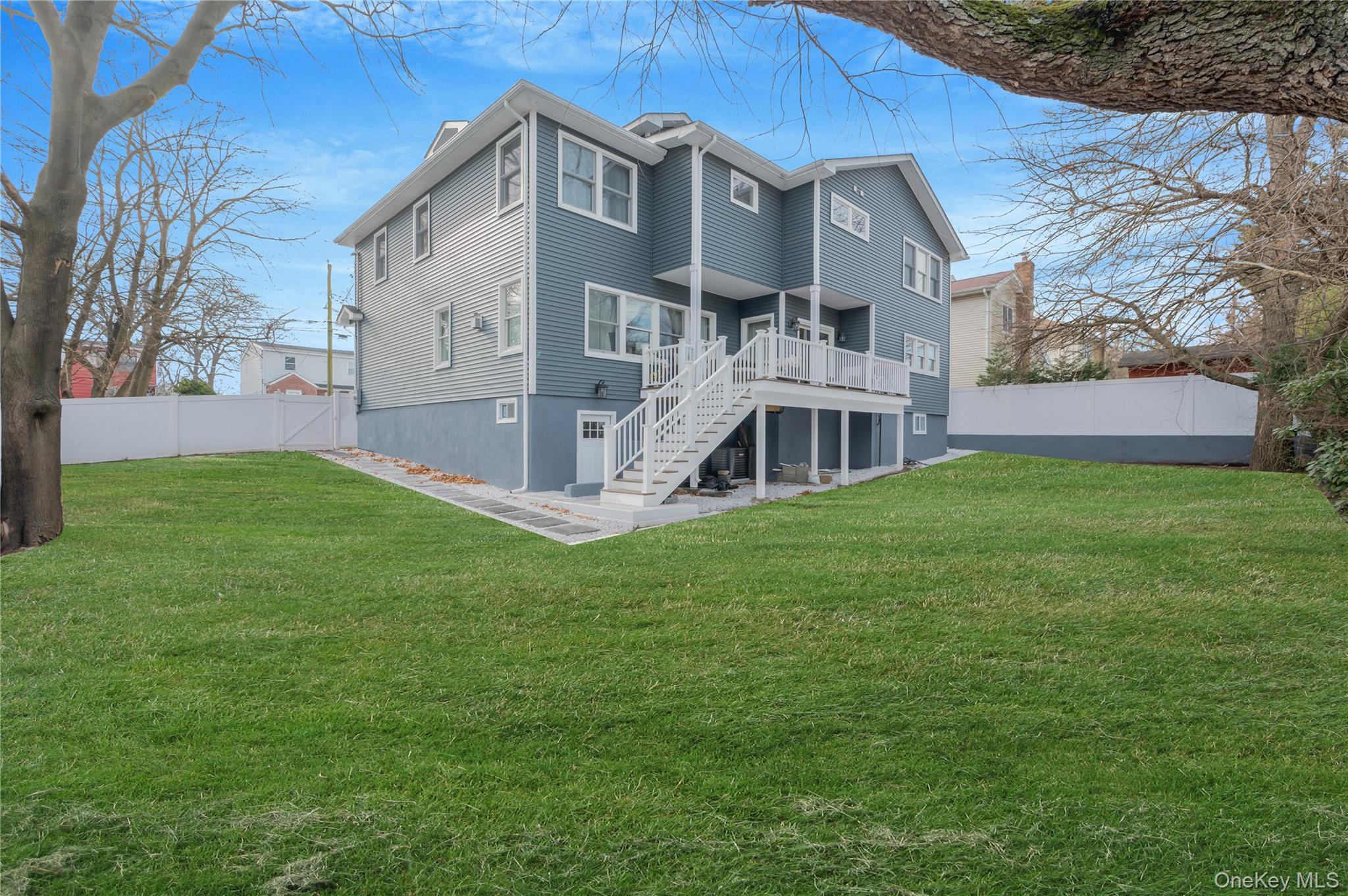 630 Wall St
