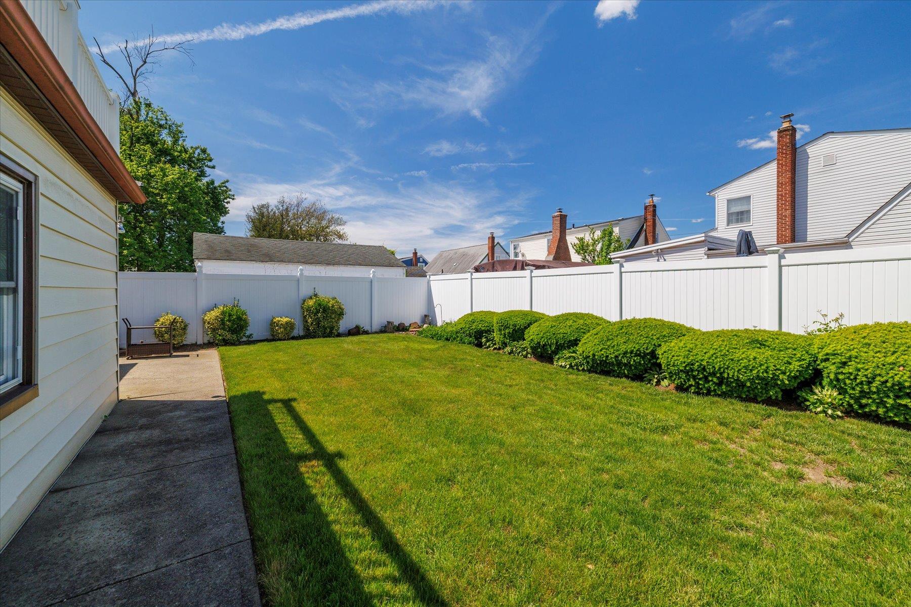 240 N. Cottage Street, Valley Stream, New York image 25