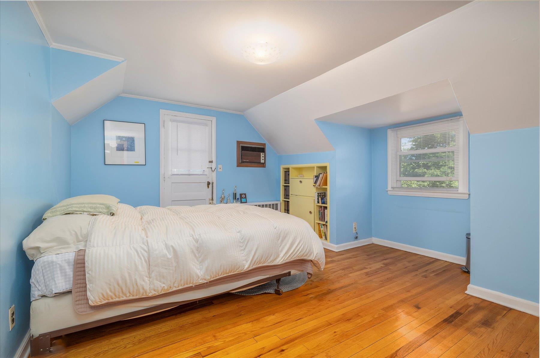 240 N. Cottage Street, Valley Stream, New York image 15