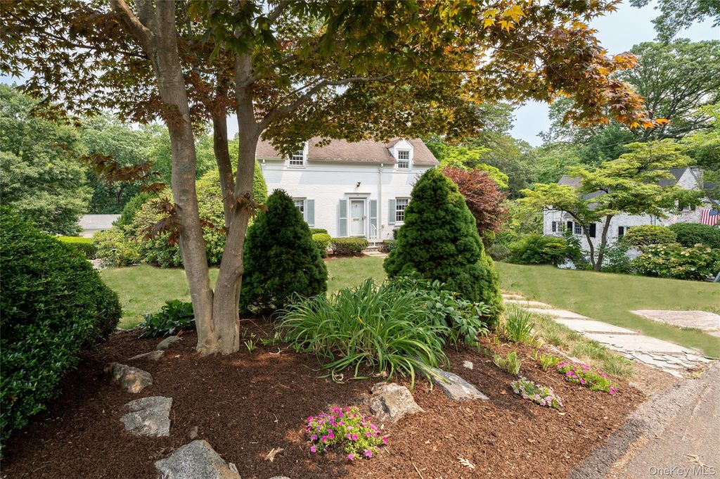 Photo of 21 Braxmar Drive S Braxmar DR, Harrison, NY 10528 (MLS # 1026359)