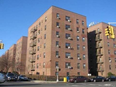 Photo of 32-25 88 Street #310, East Elmhurst, NY 11369 (MLS # 950789)