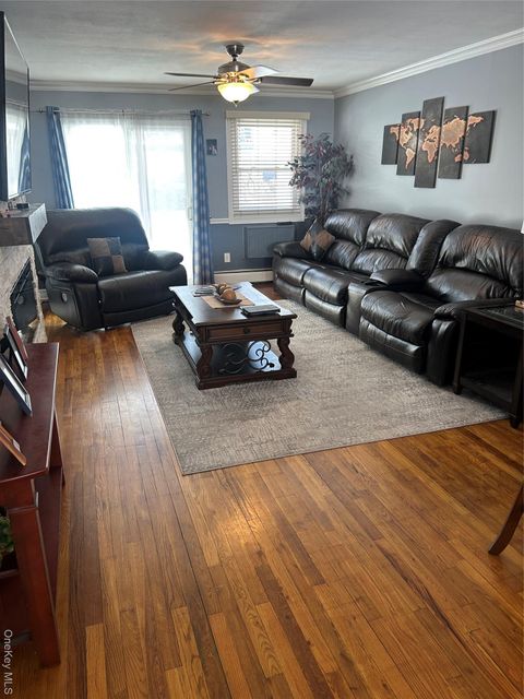 Homes For Sale - 3110 Wilshire Lane #3110<br/> Oakdale, NY 11769