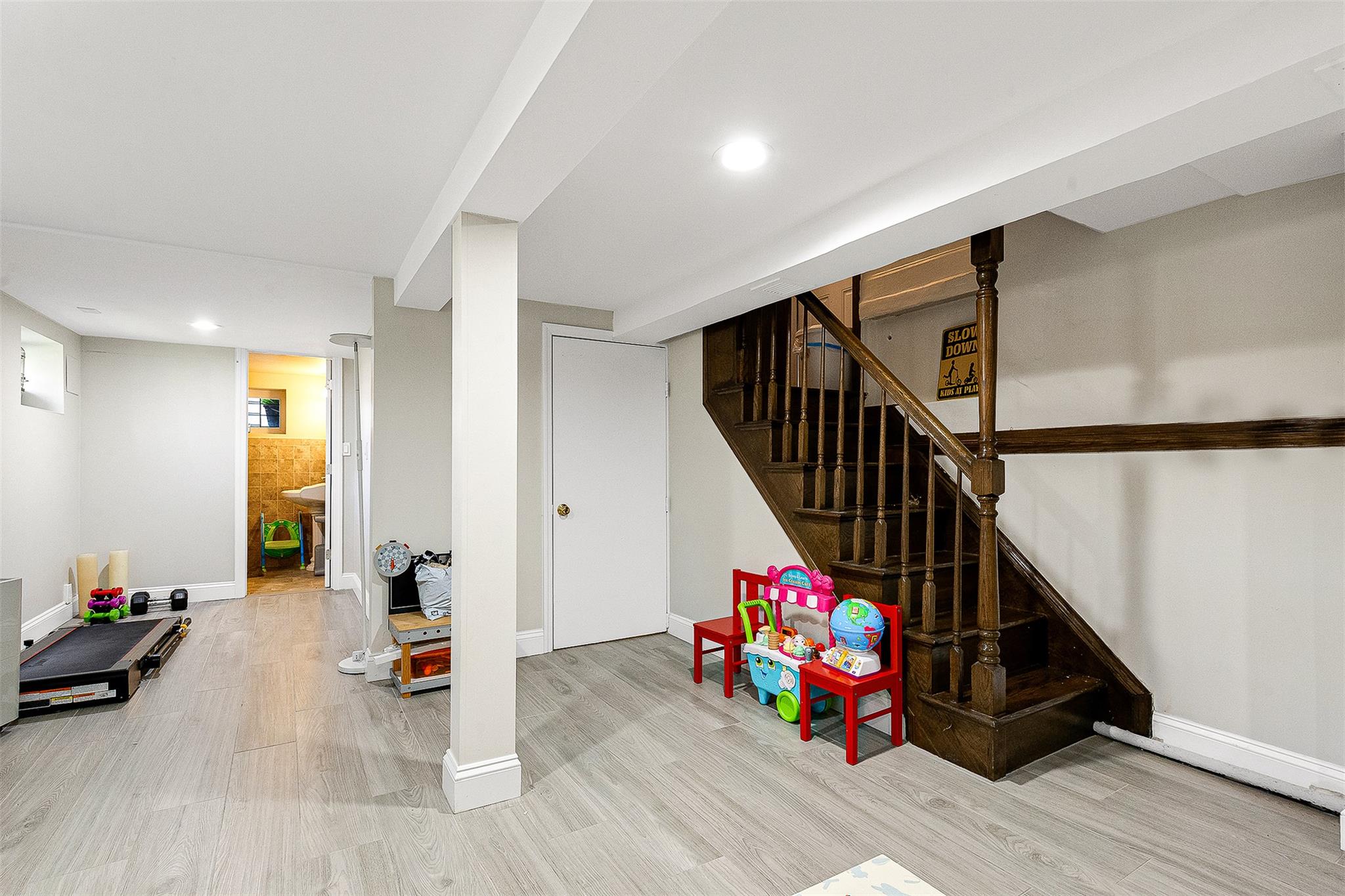 93-01 71st Avenue, Forest Hills, New York image 21