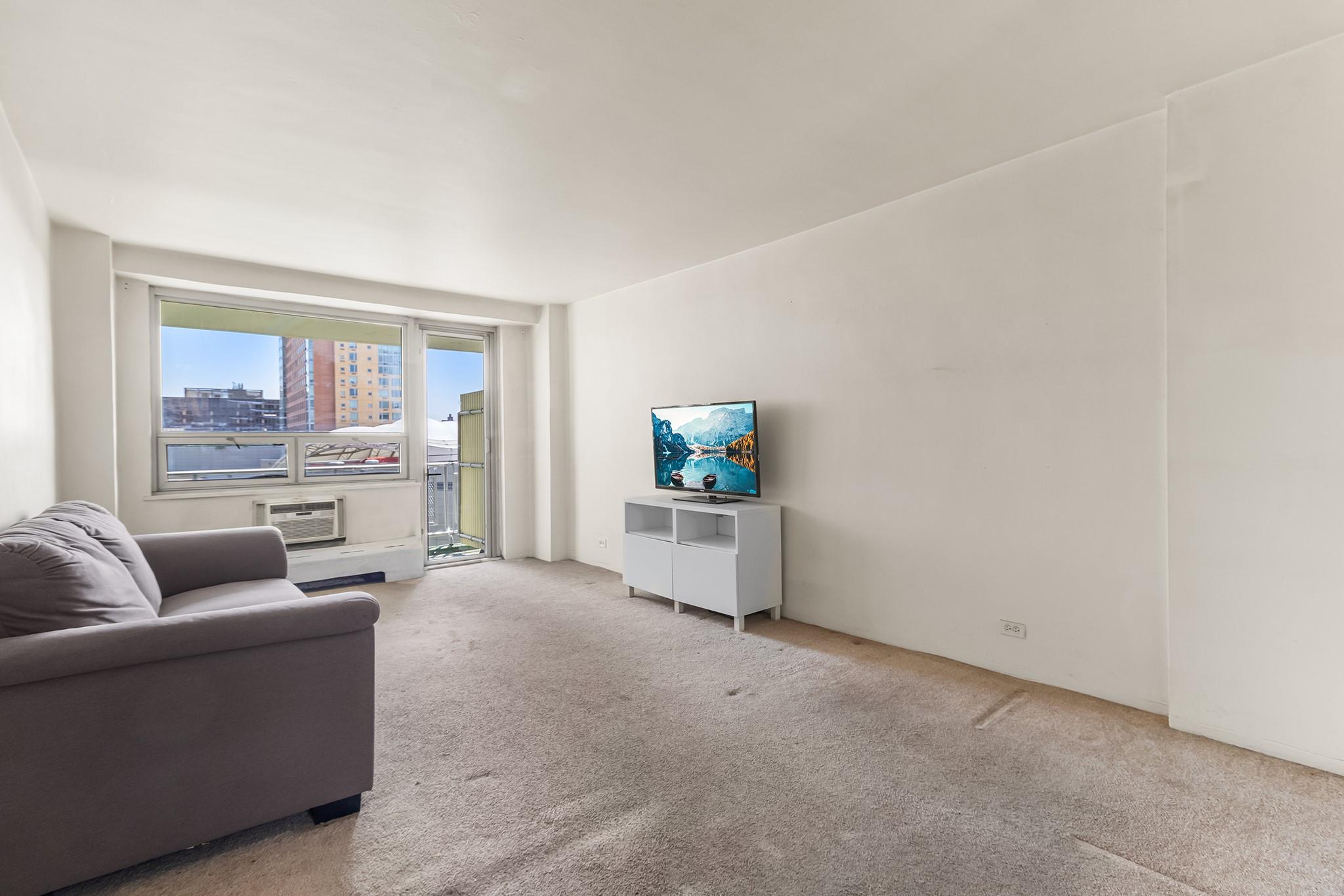 97th Street 8M, Rego Park, Queens, NY - 1 Bedrooms  
1 Bathrooms  
4 Rooms - 
