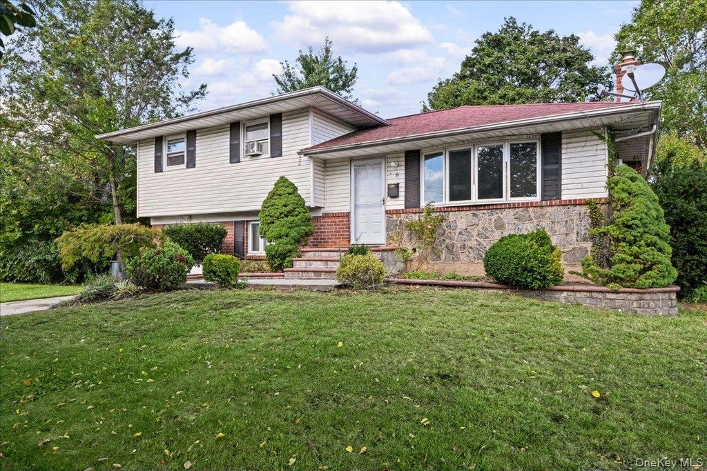 Photo of 8 Evers Street, Hicksville, NY 11801 (MLS # 1062477)