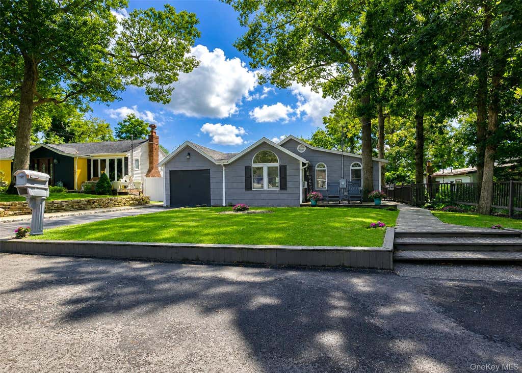 Photo of 18 Oceanview Avenue, Farmingville, NY 11738 (MLS # 1043141)