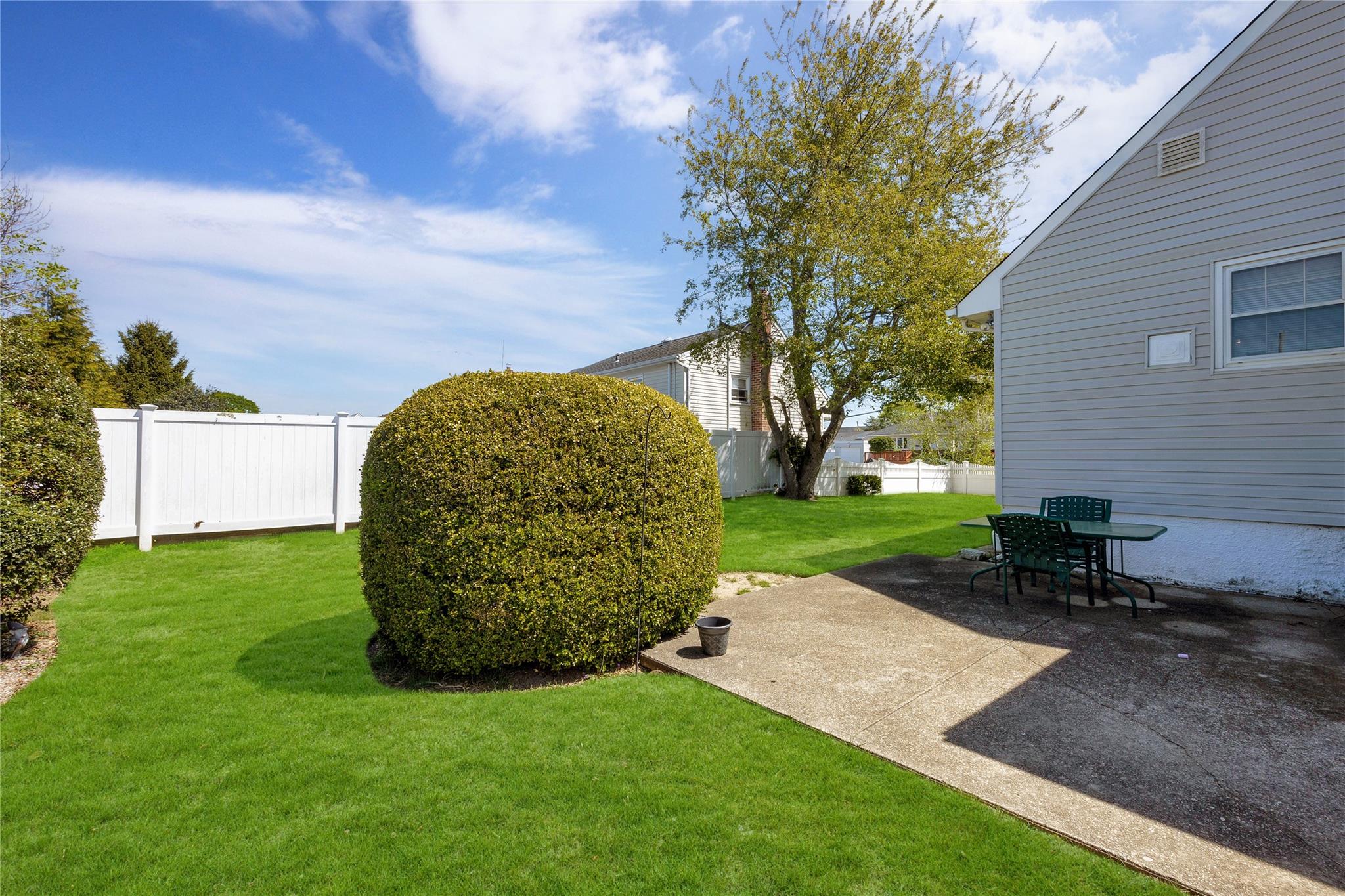 43 Merritt Street, West Islip, New York image 5