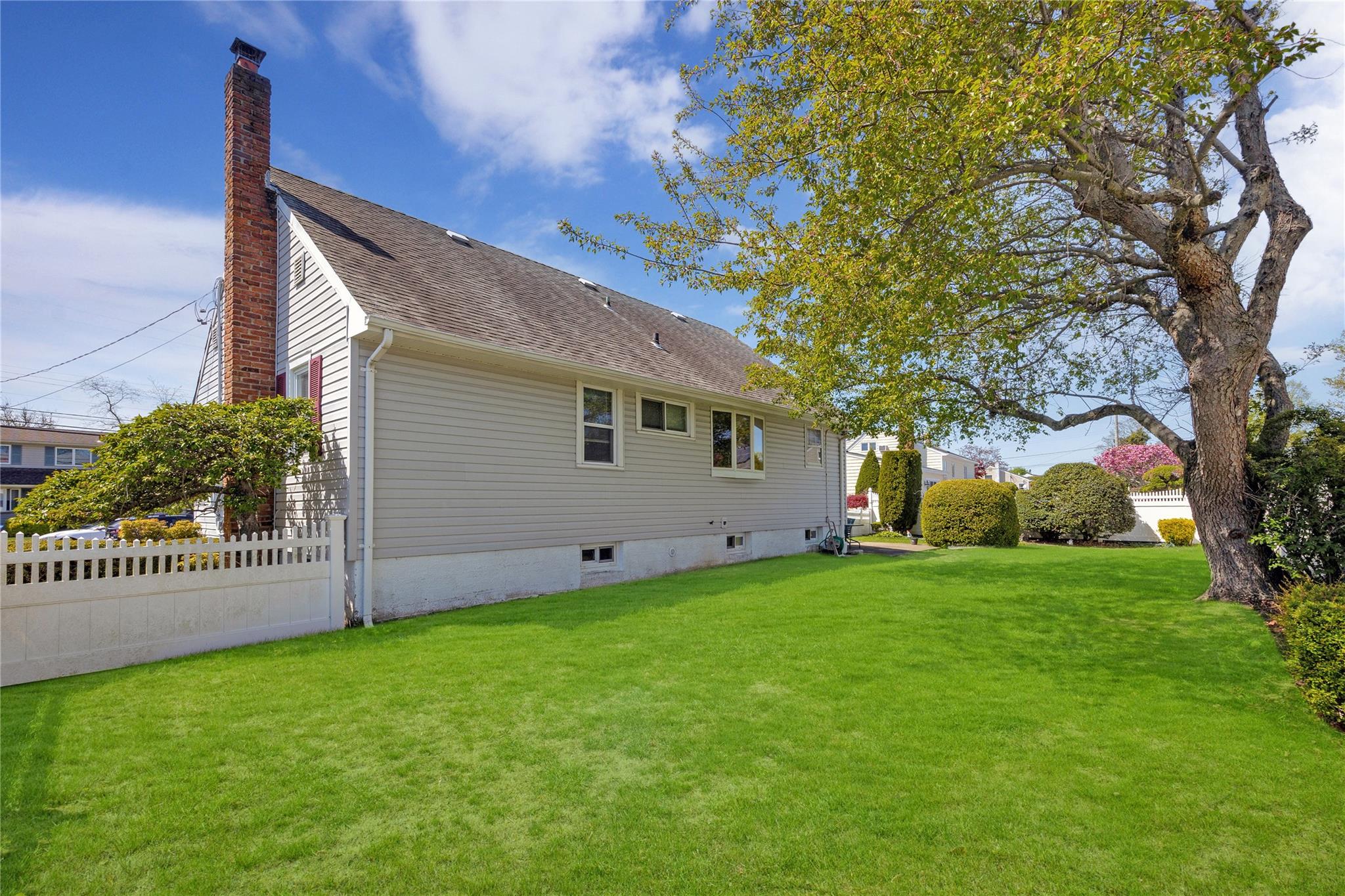 43 Merritt Street, West Islip, New York image 4