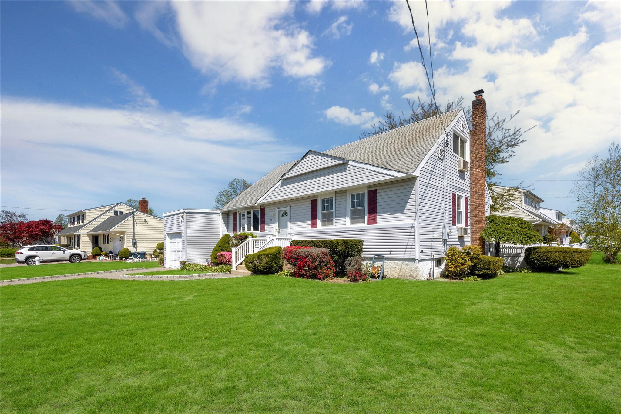 43 Merritt Street, West Islip, New York image 2