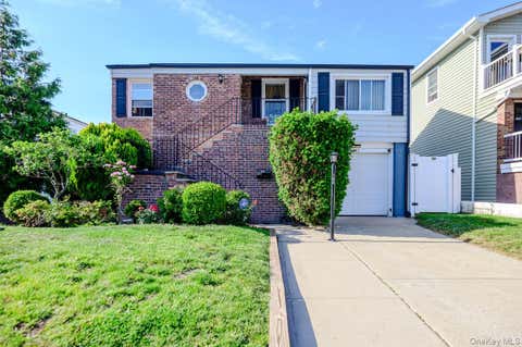 Photo of 747 W Penn Street, Long Beach, NY 11561 (MLS # 1009497)