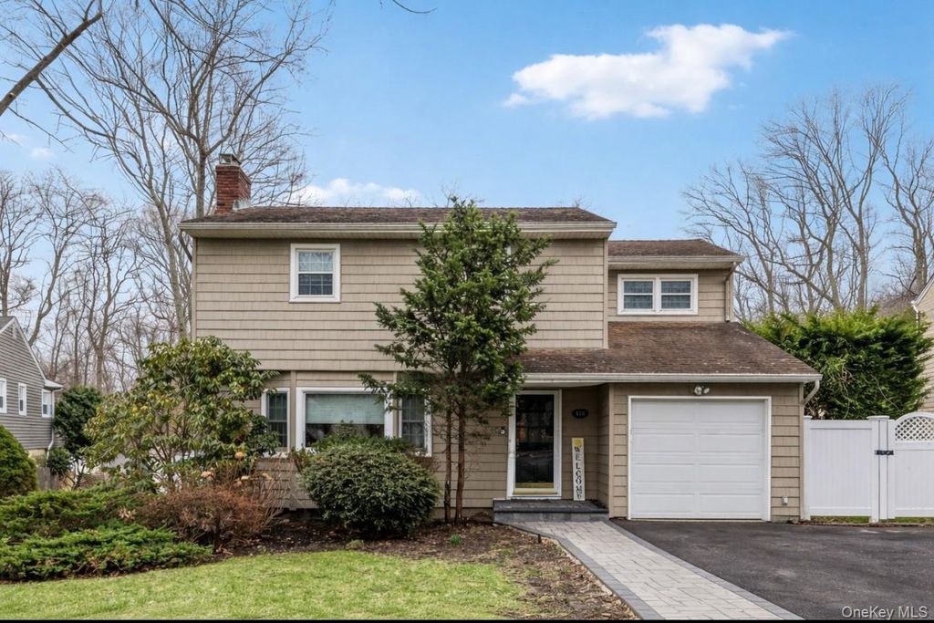 Photo of 118 Norton Drive, East Northport, NY 11731 (MLS # 963196)