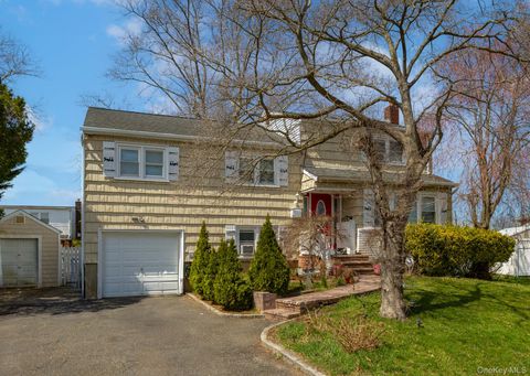 20 Gardenia Lane Hicksville NY 11801