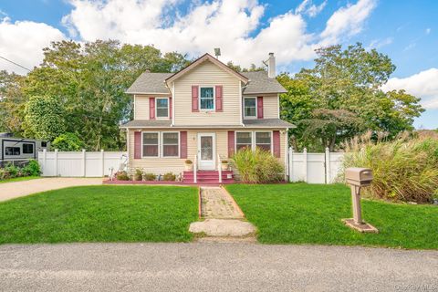 Photo of 1 Juniper Road, Mastic Beach, NY 11951 (MLS # 918372)