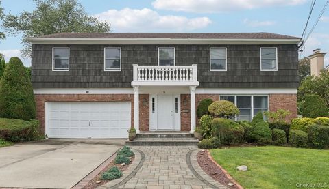 9 4th Place Syosset NY 11791