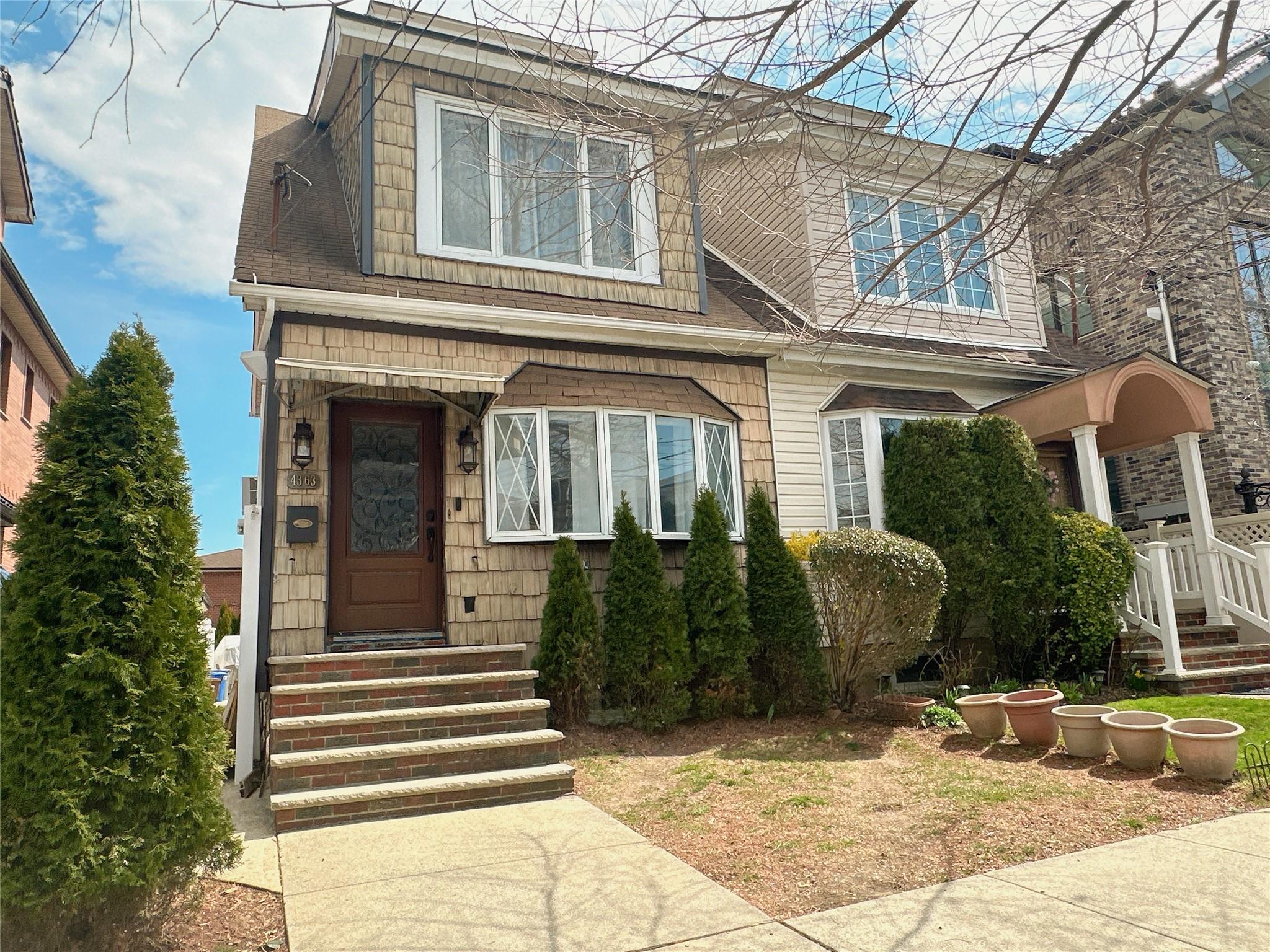 Property for Sale at 159 Street, Flushing, Queens, NY - Bedrooms: 4 
Bathrooms: 2 
Rooms: 8  - $1,200,000