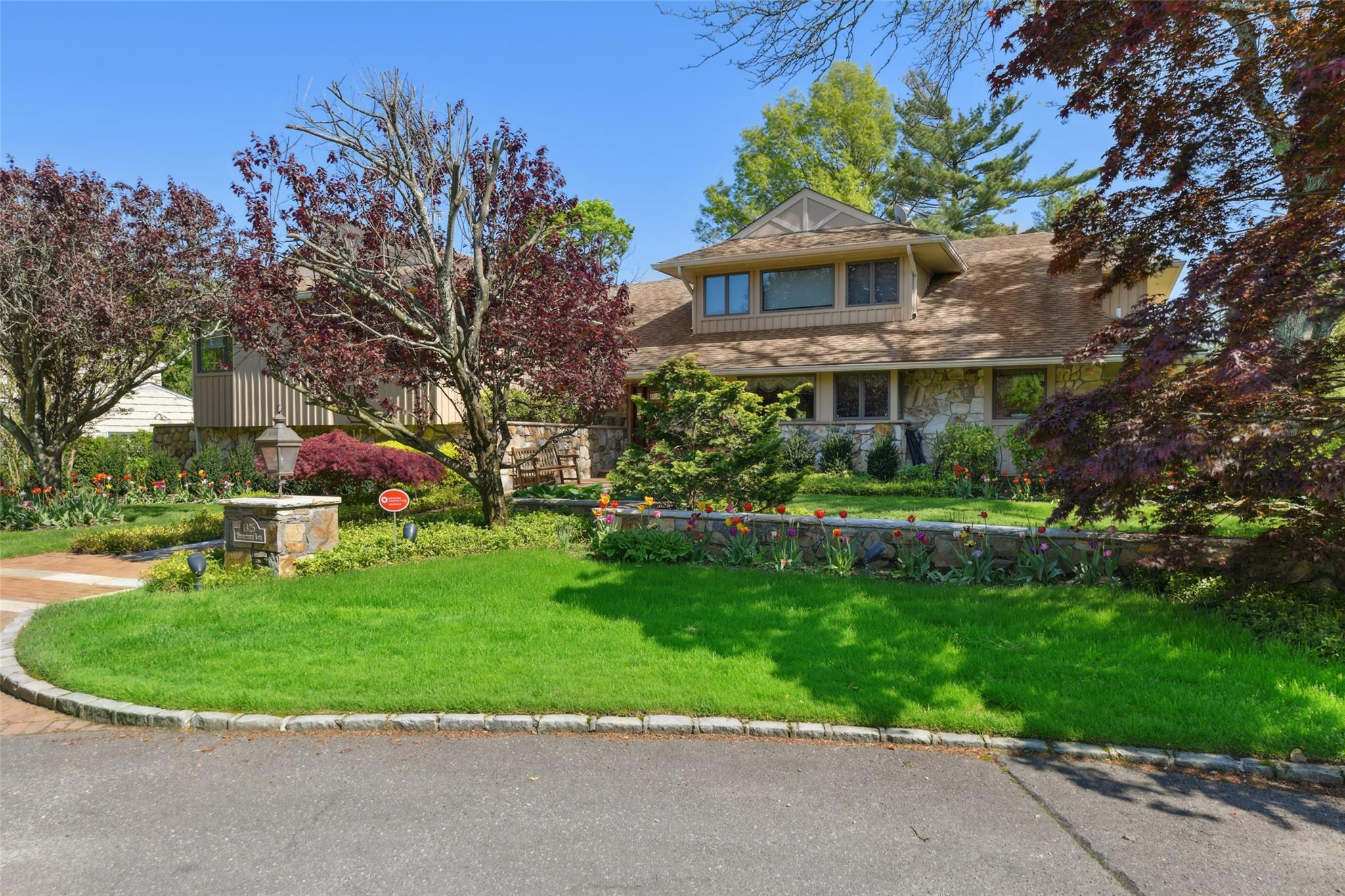 1325 Huckleberry Lane
