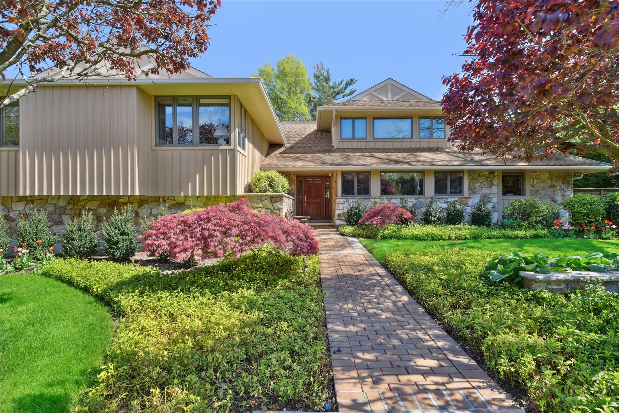 1325 Huckleberry Lane