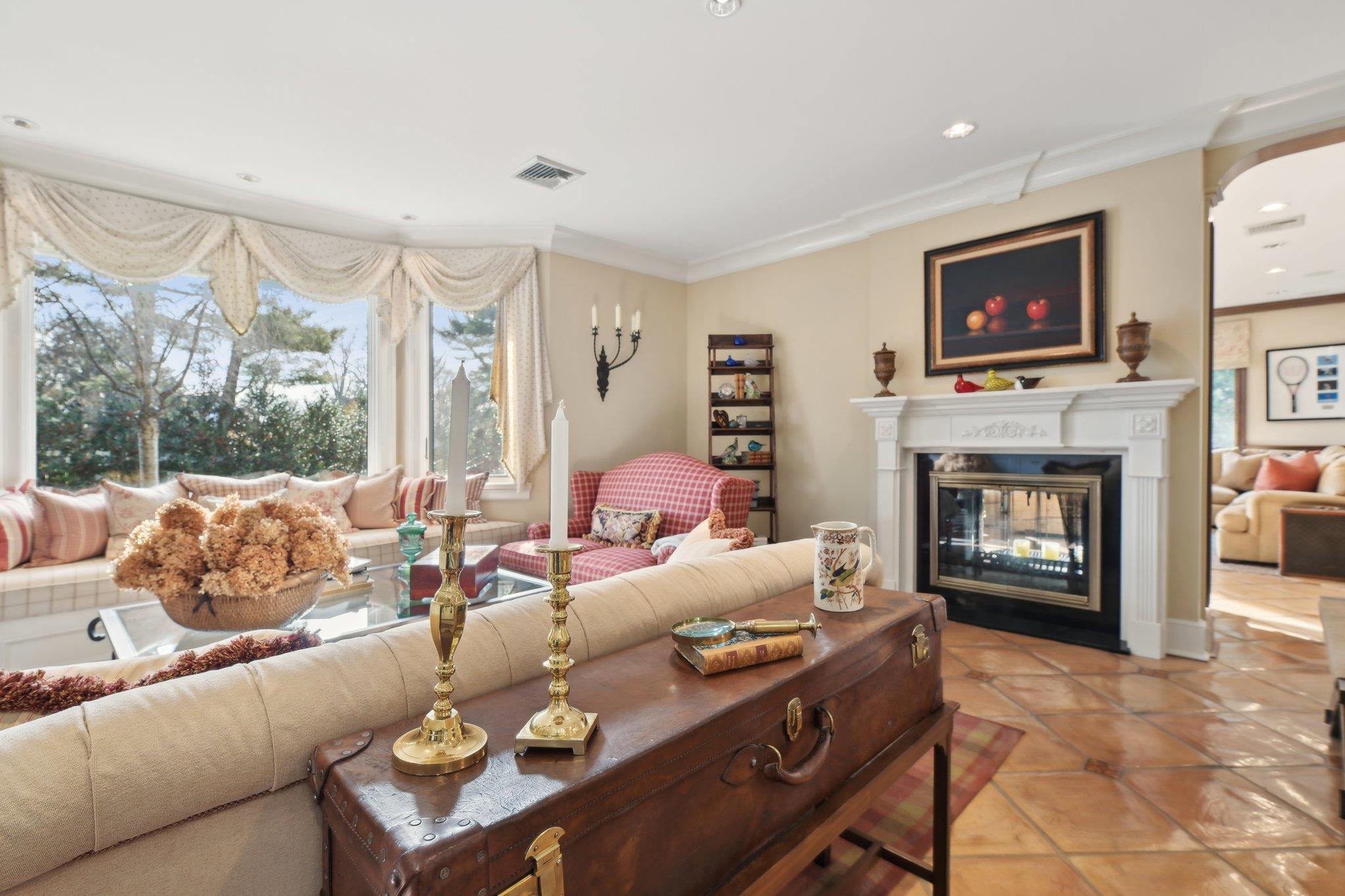 1325 Huckleberry Lane