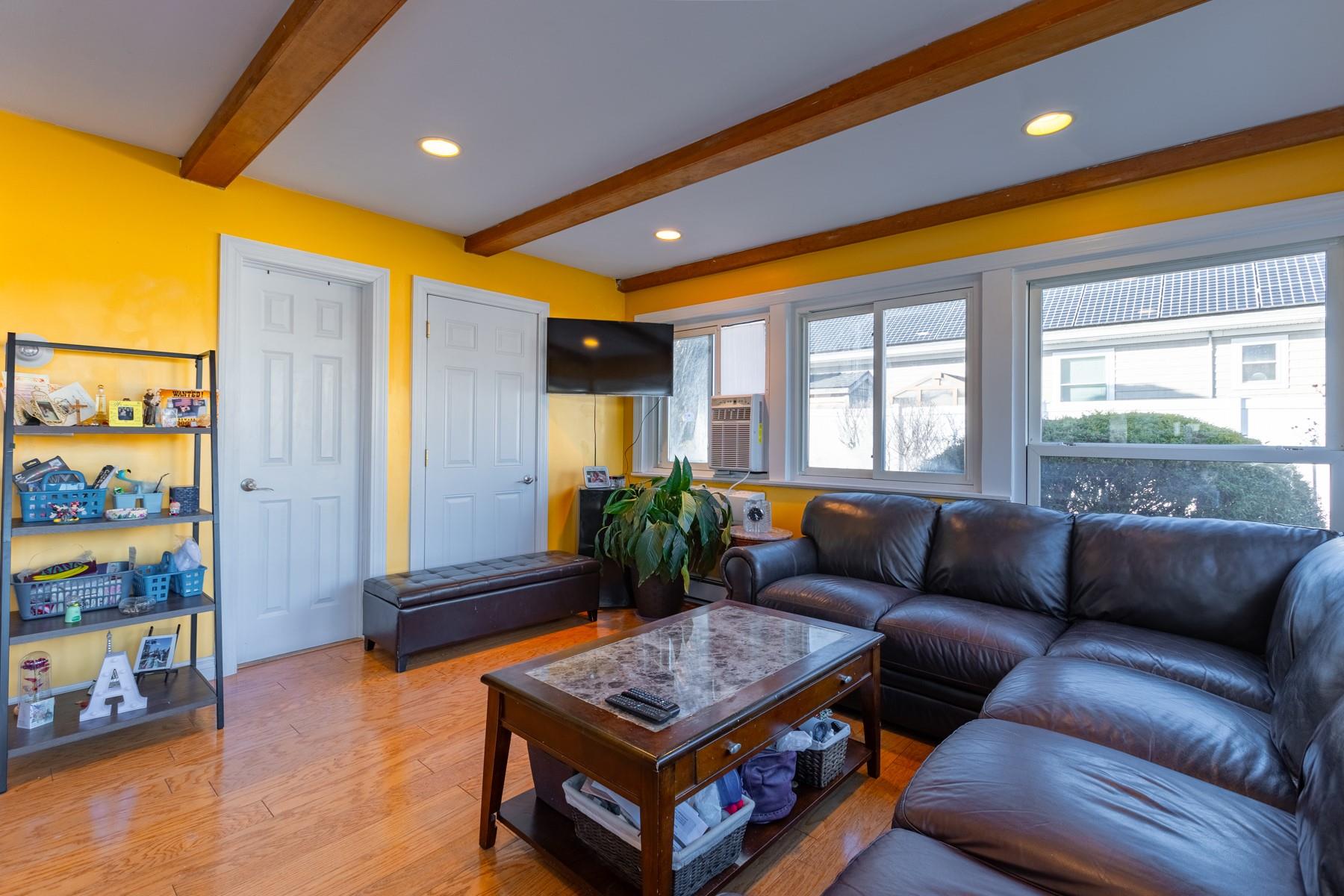 847 Aberdeen Road, Bay Shore, New York image 15