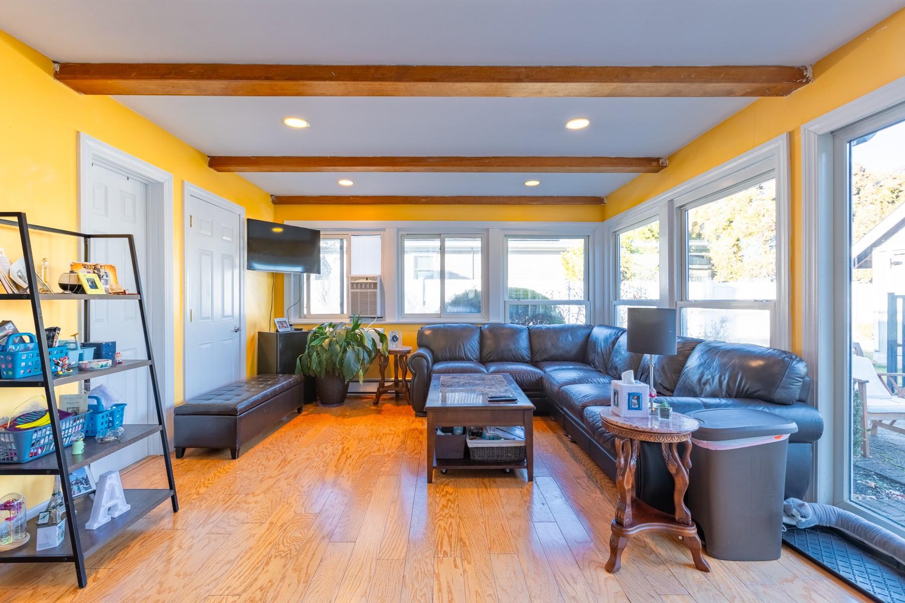 847 Aberdeen Road, Bay Shore, New York image 12