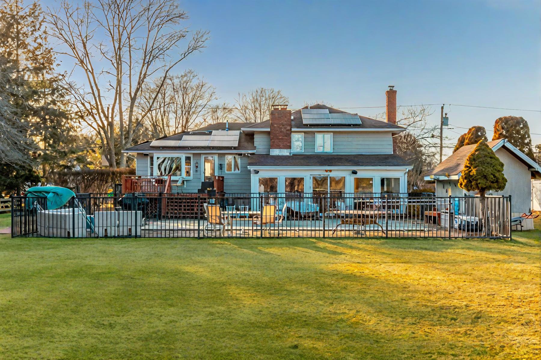 847 Aberdeen Road, Bay Shore, New York image 2