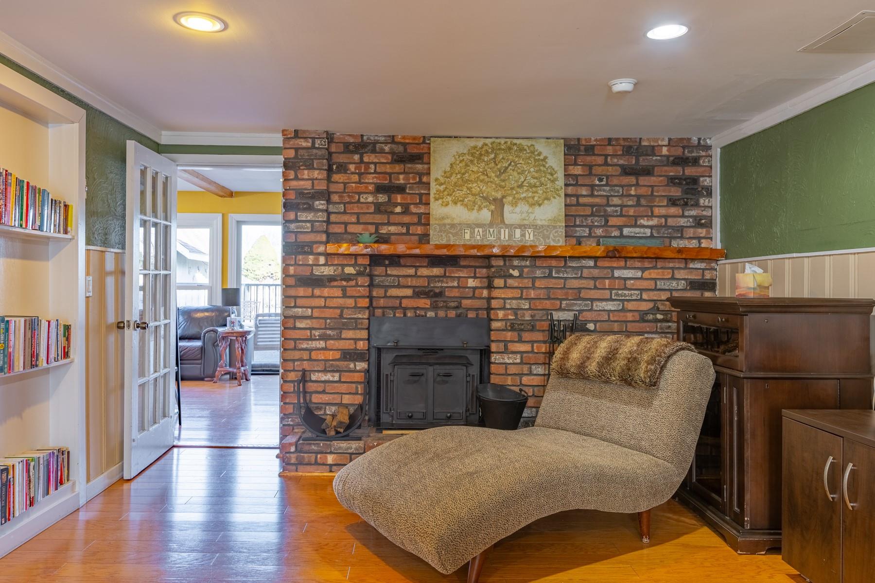 847 Aberdeen Road, Bay Shore, New York image 13
