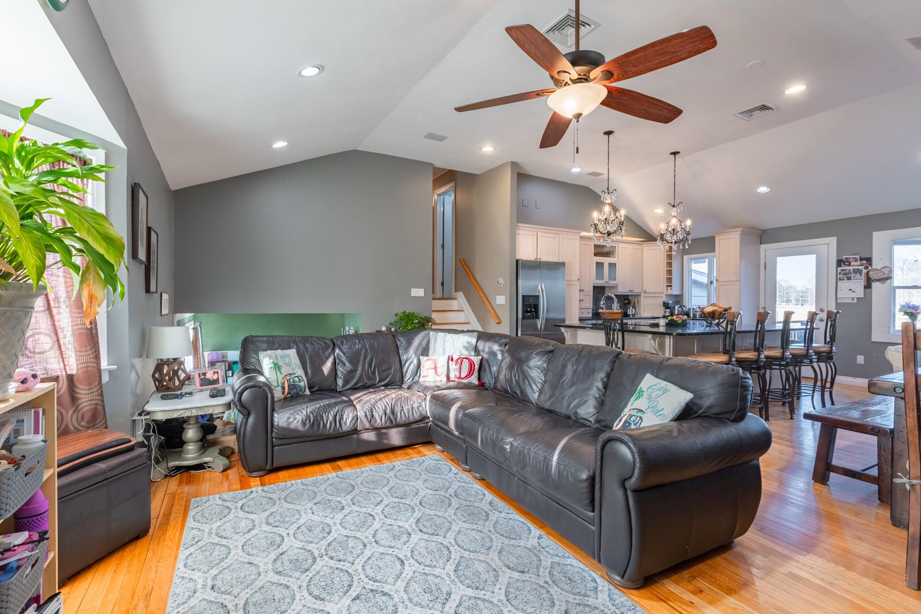 847 Aberdeen Road, Bay Shore, New York image 8
