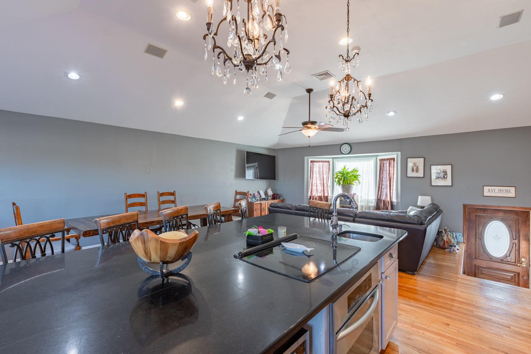 847 Aberdeen Road, Bay Shore, New York image 7