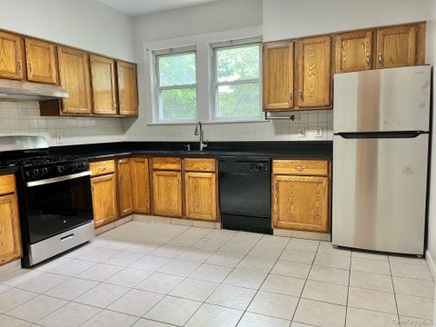 Apartment For Rent - 5 Lester Place #1<br/> Larchmont, NY 10538