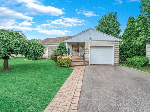 25 Lawrence Street New Hyde Park NY 11040