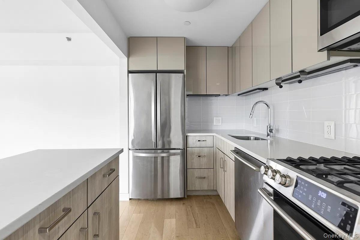 171 W 131st Street 519