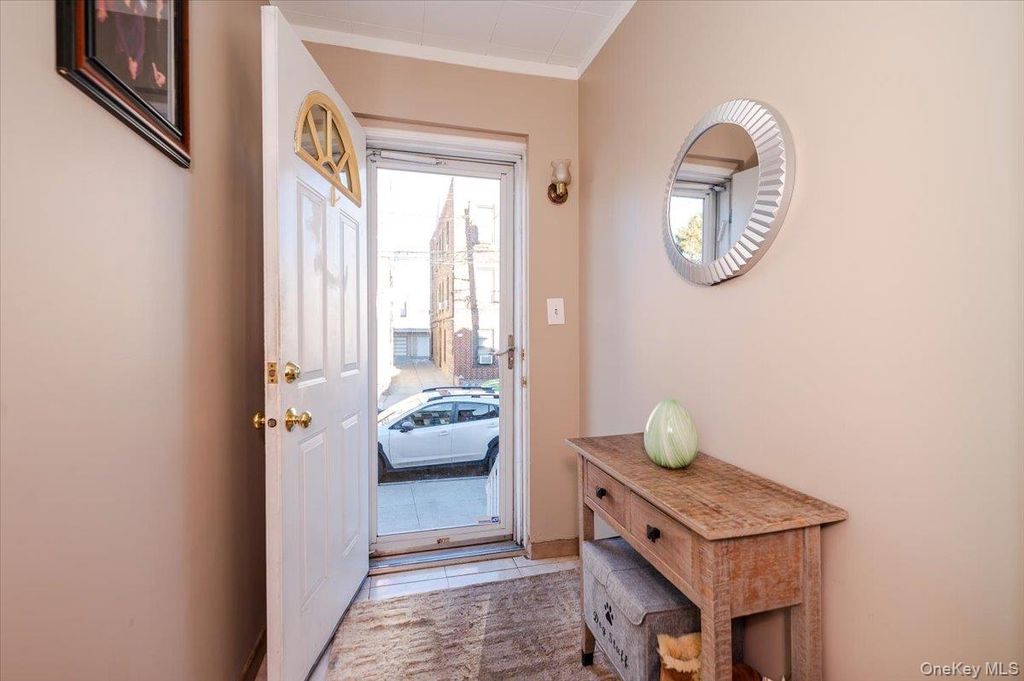 Photo of 1917 Haight Avenue, Bronx, NY 10461 (MLS # 953857)