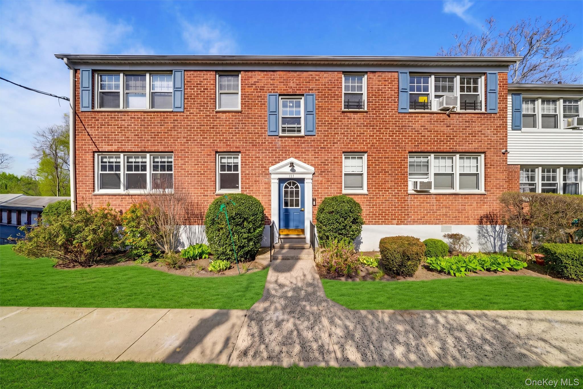 121 Columbus Avenue 1B