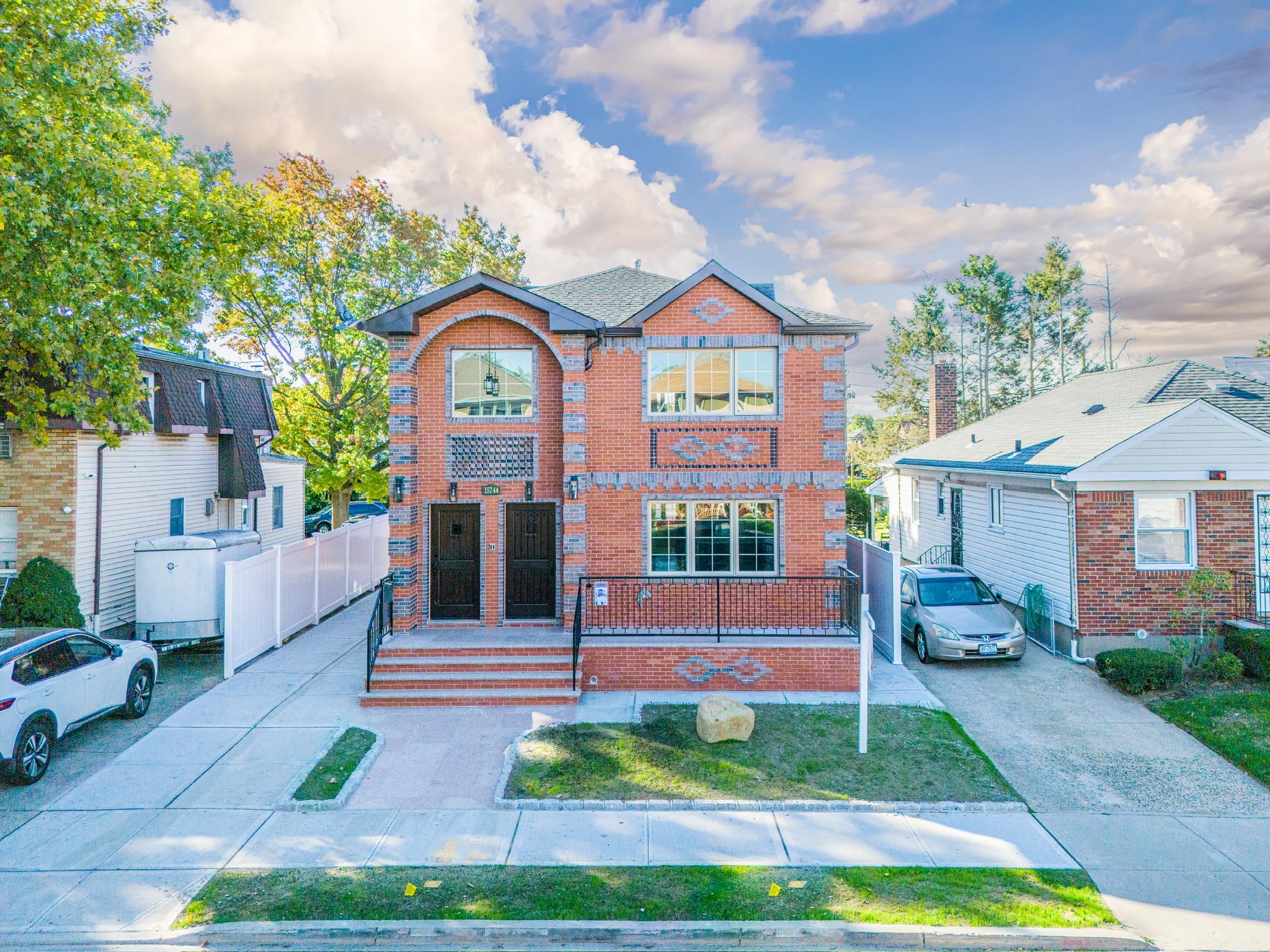 20th Road 2Fl, Whitestone, Queens, NY - 3 Bedrooms  
2 Bathrooms  
4 Rooms - 