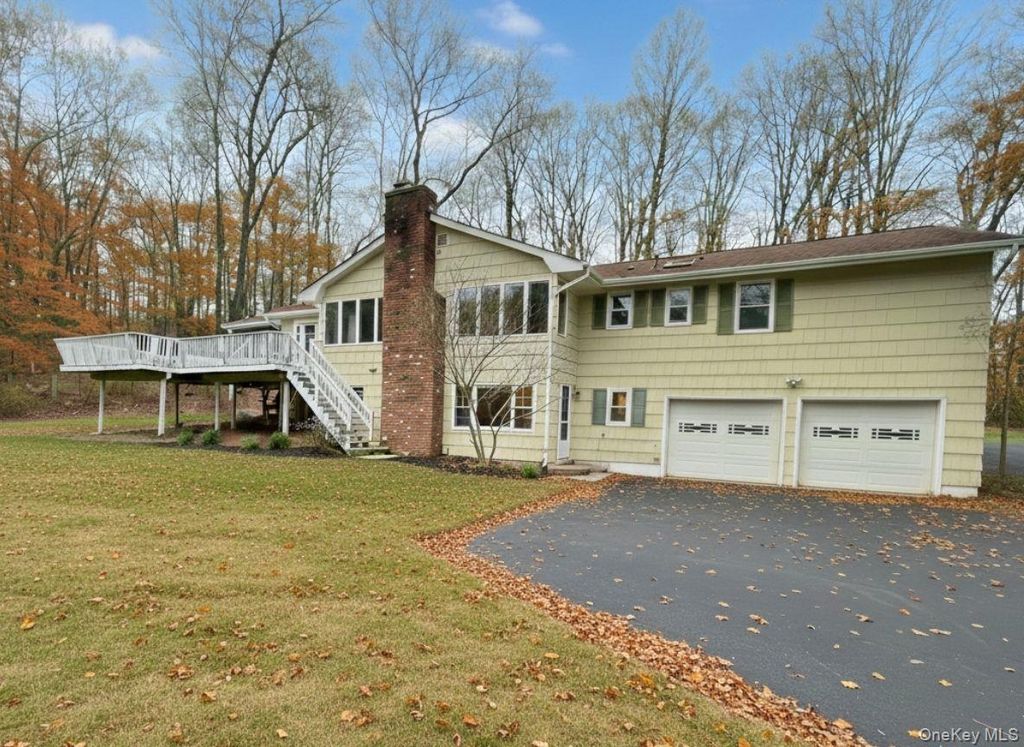 Photo of 56 Brandon Drive, Chappaqua, NY 10549 (MLS # 938826)