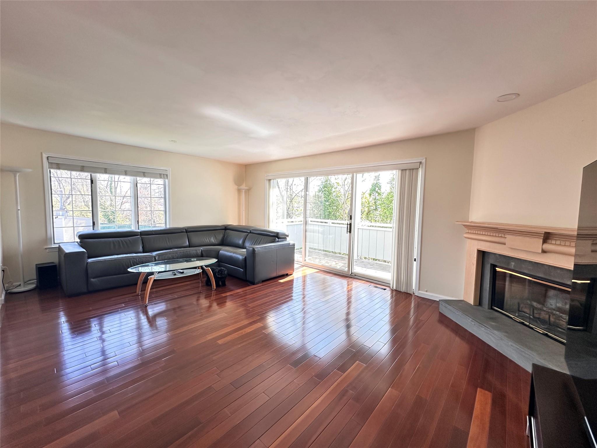 240-54 Oak Park Drive, Douglaston, New York image 5