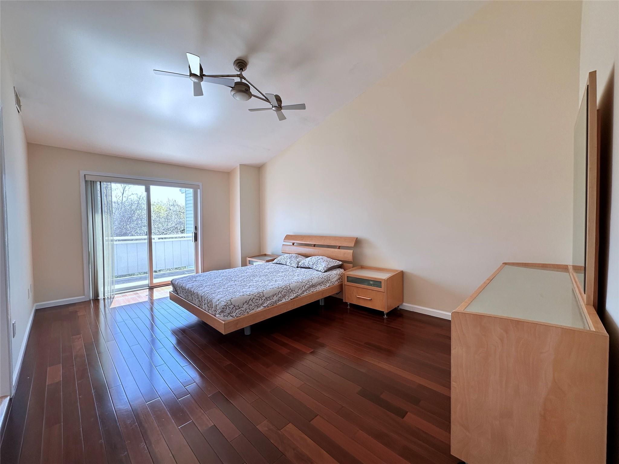 240-54 Oak Park Drive, Douglaston, New York image 25